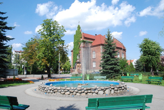 Display   fontanna miejska i ratusz